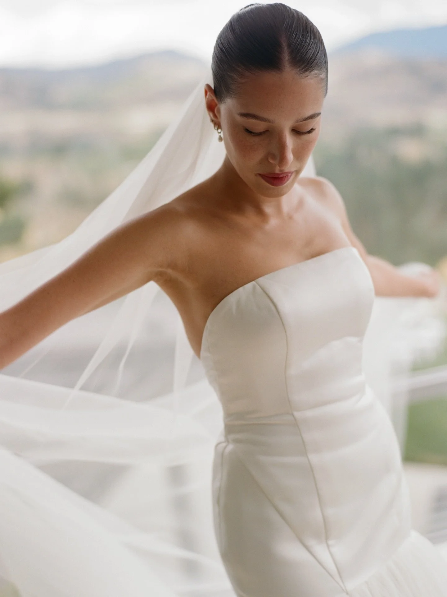 Sarah and Connor on their wedding morning.✨