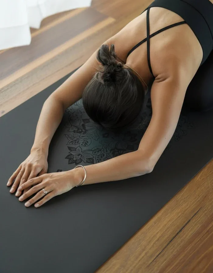 deluxe-lotus-black-mat-5-mm-deluxe-yoga-mat-yogi-peace-club-6941535.webp