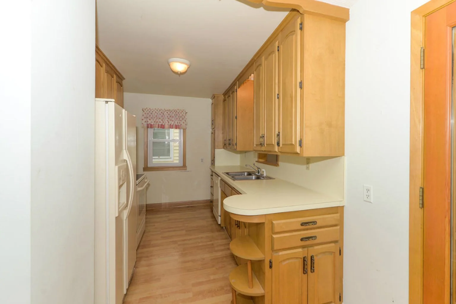 Thomas Ave 2 Before