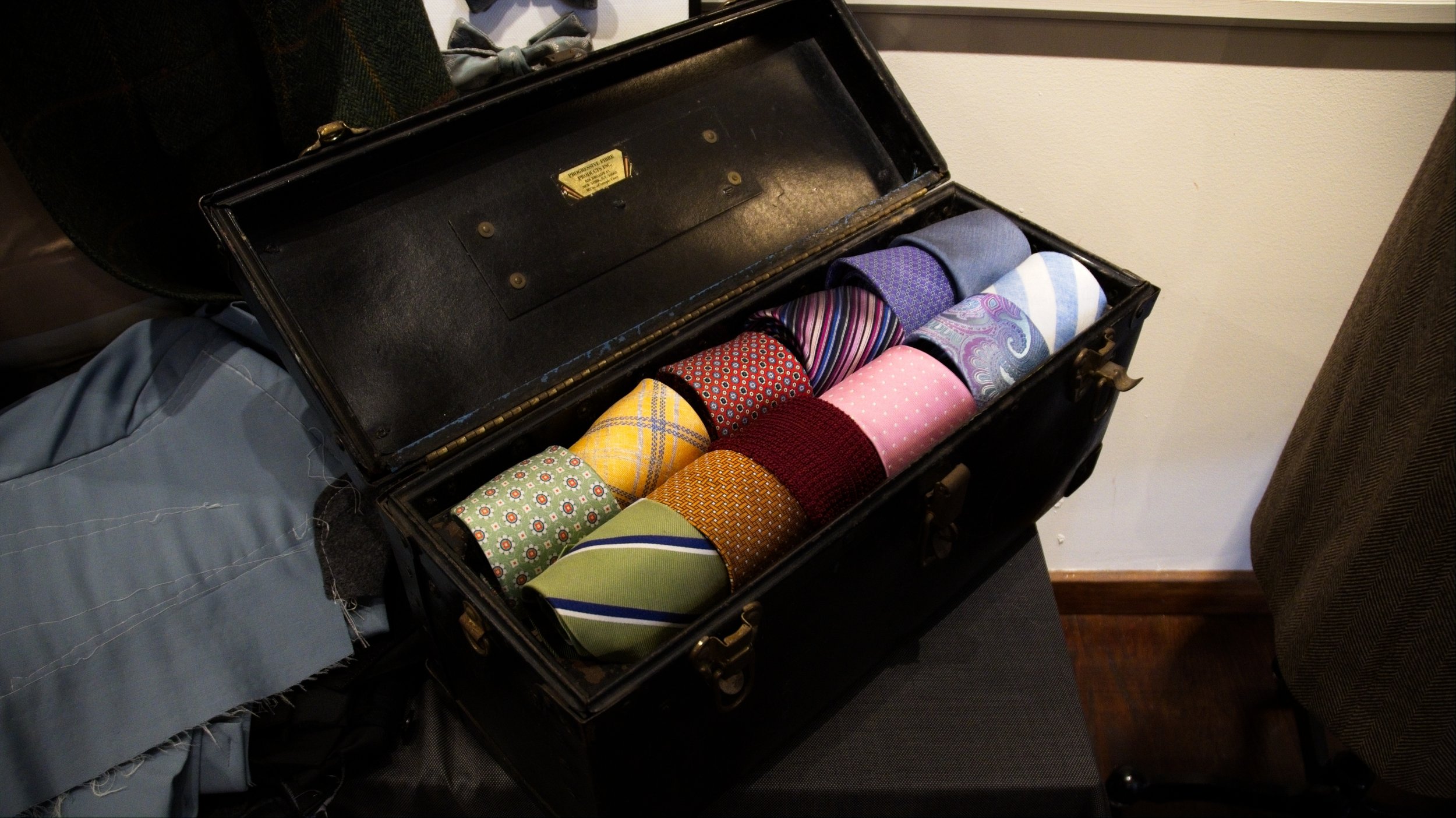 Box of ties. Philadelphia, Henry Davidsen.