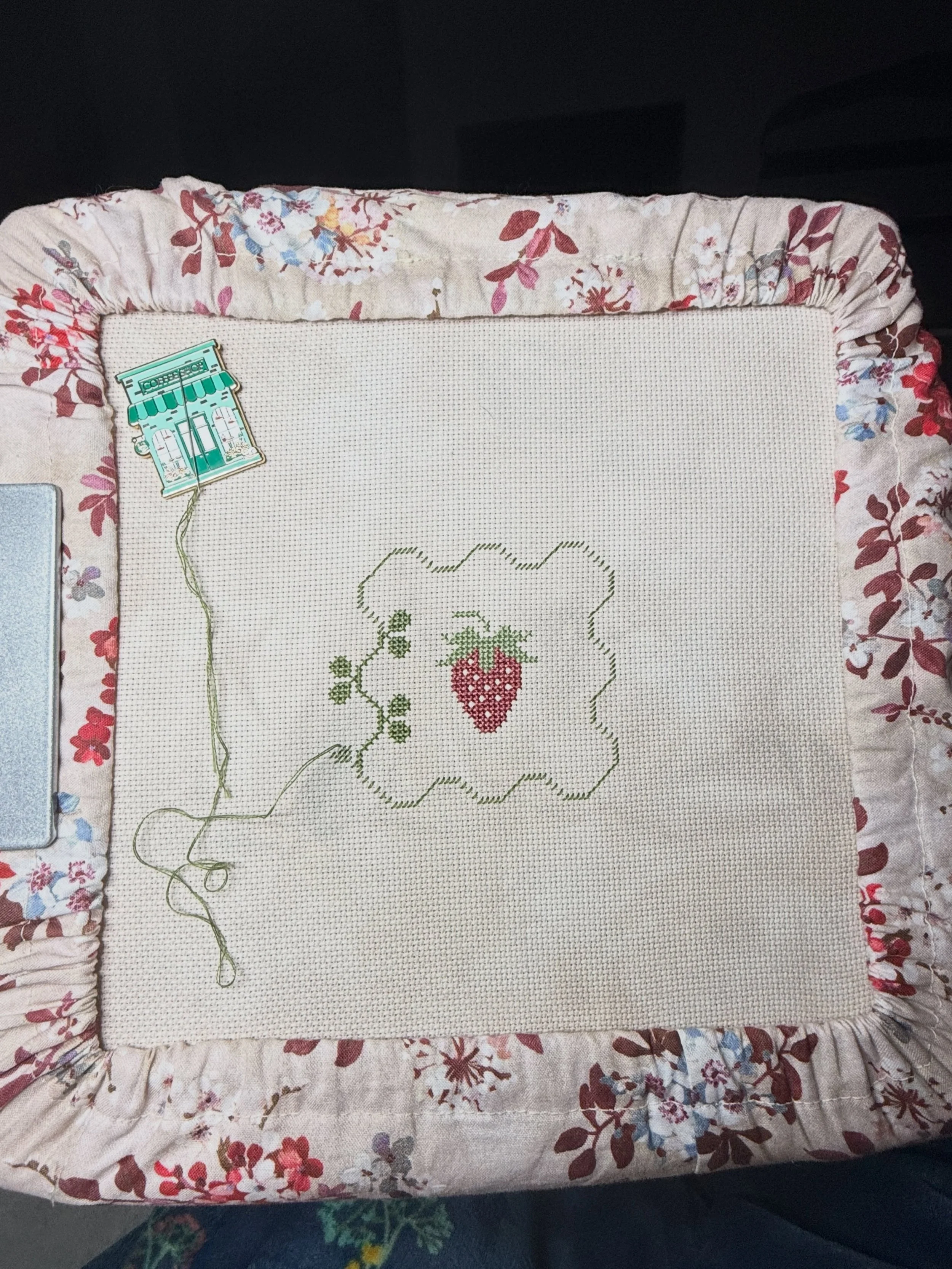 Made some great progress on the test stitch for the June Cottage Correspondence cross stitch pattern during #springmingle this evening. 🪡

#crossstitch #crossstitchpattern #strawberrycrossstitch #mailclub