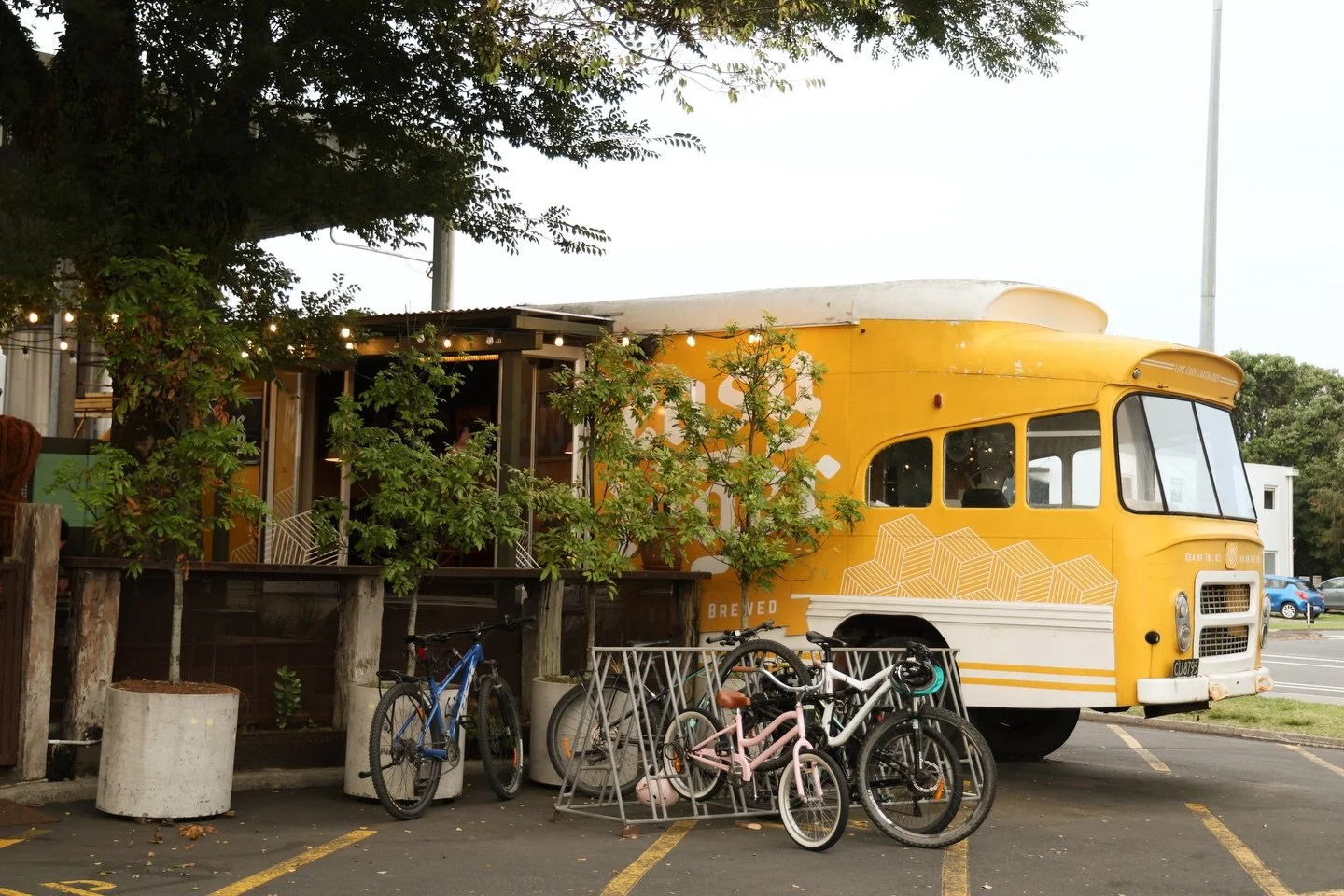 Our old faithful sitting pretty. Who else prefers to dine in our bus? 🚌