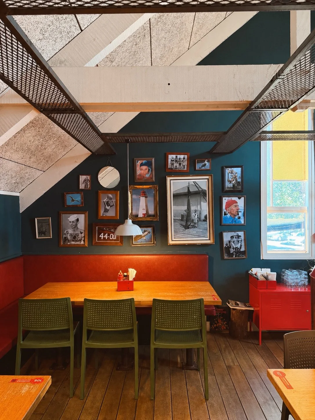 We love our upstairs nook. Perfect for our guests who like a little secluded area with a vibe 🍺