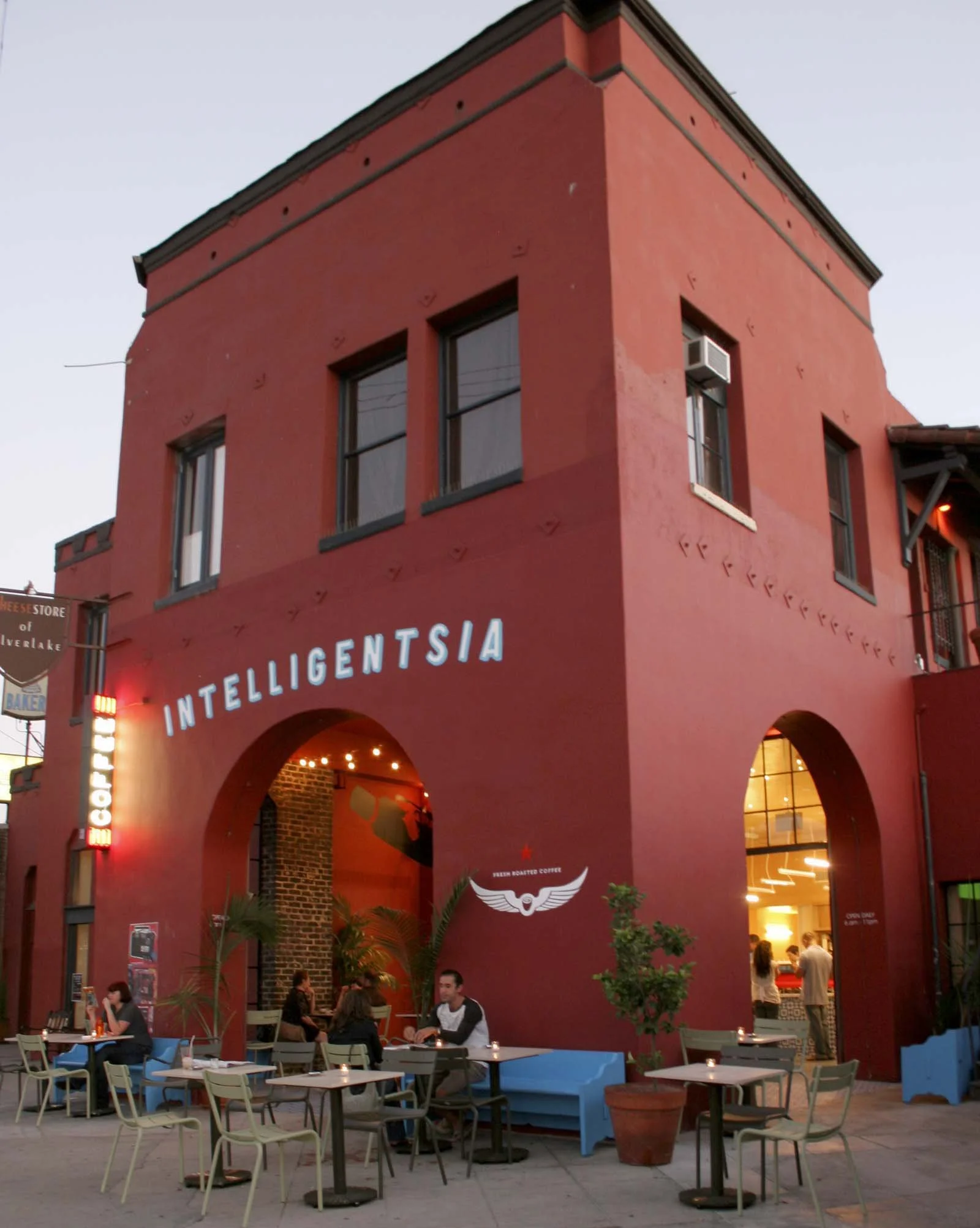 RETAIL RENOVATION
Intelligentsia Coffee
Los Angeles, CA | Completed at Bestor Architecture