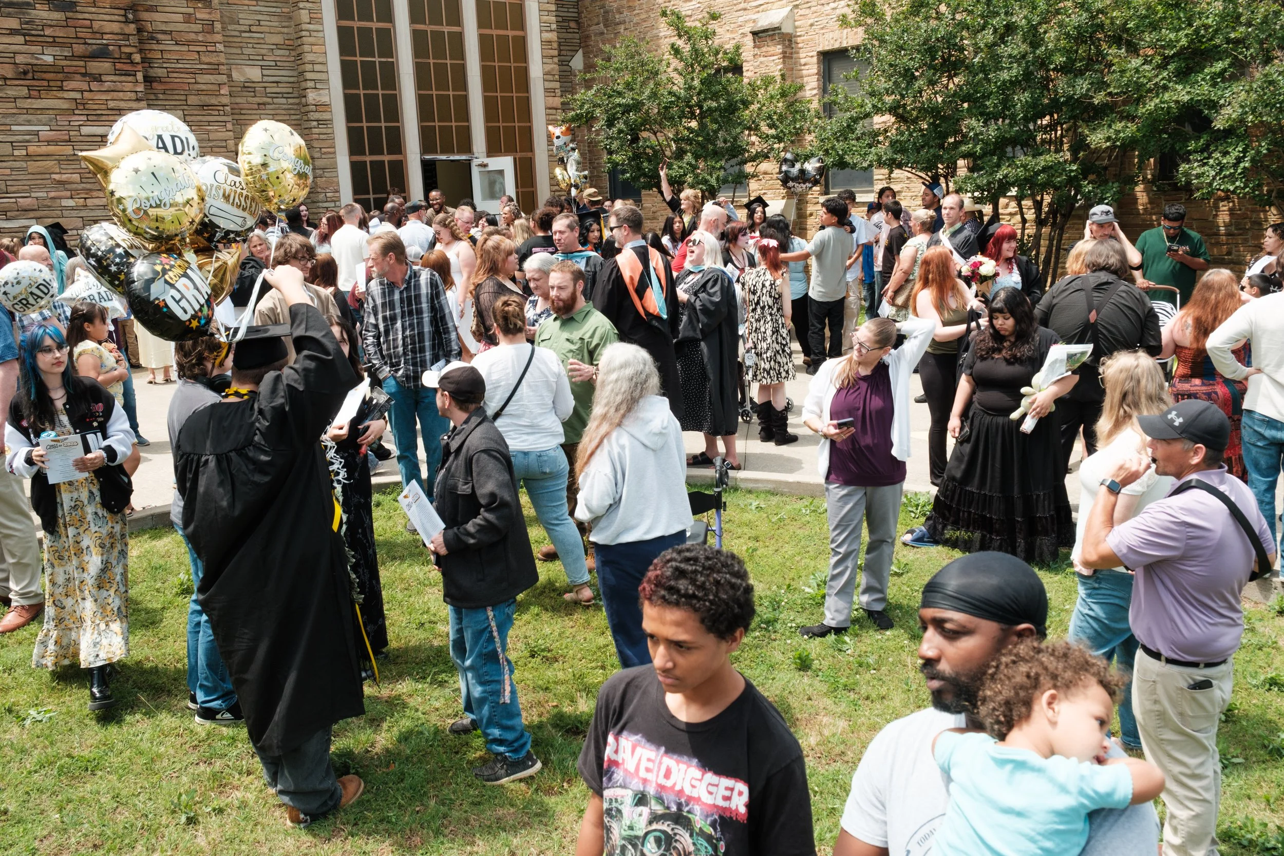 2026_5-22_tps_graduation_streetschool_jk-50_55297920924_o.jpg