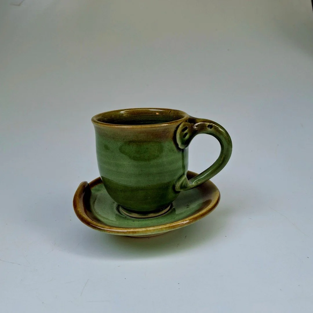 Cup elephant expresso with wave saucer (2).jpg
