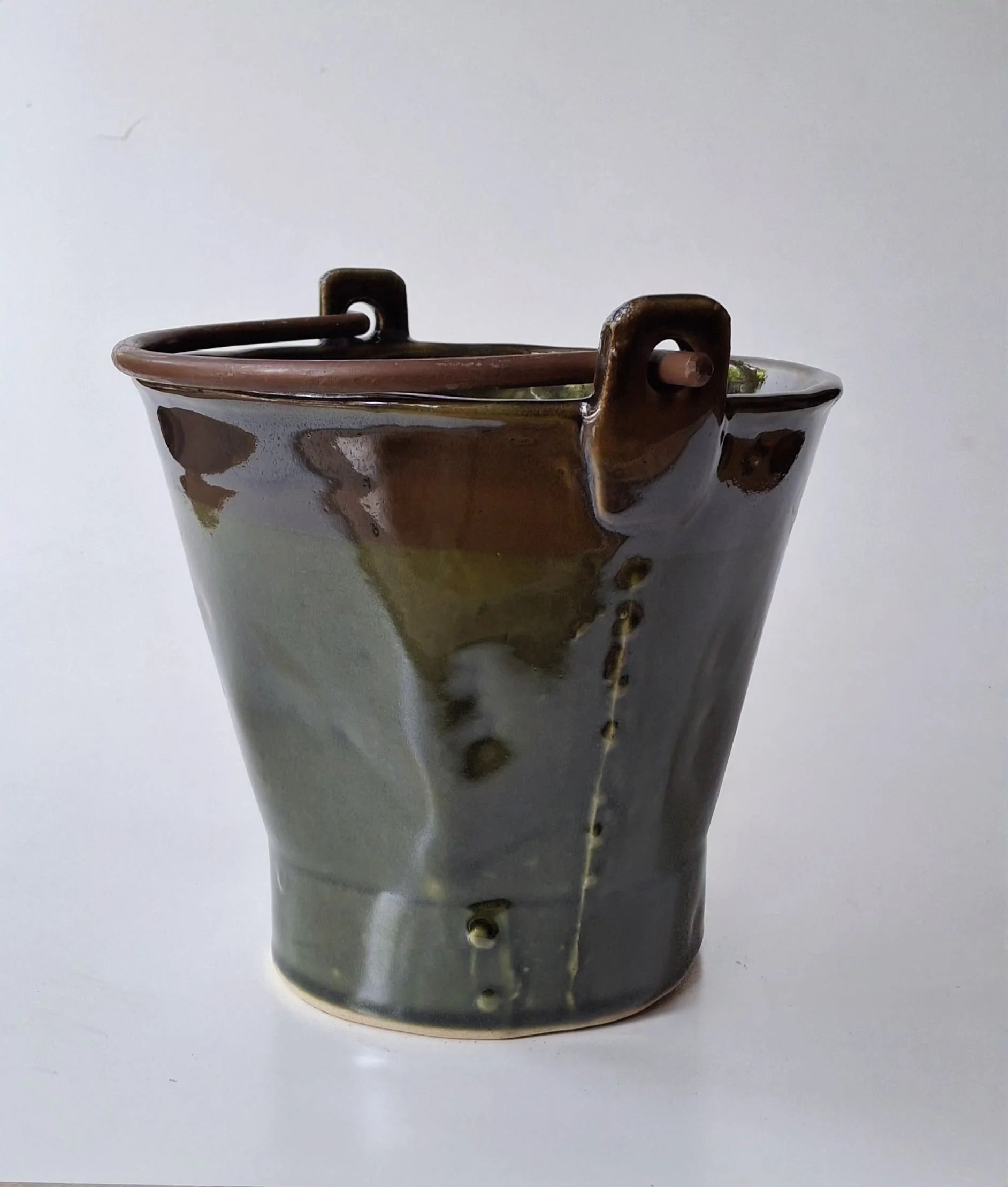 bucket large (2).jpg