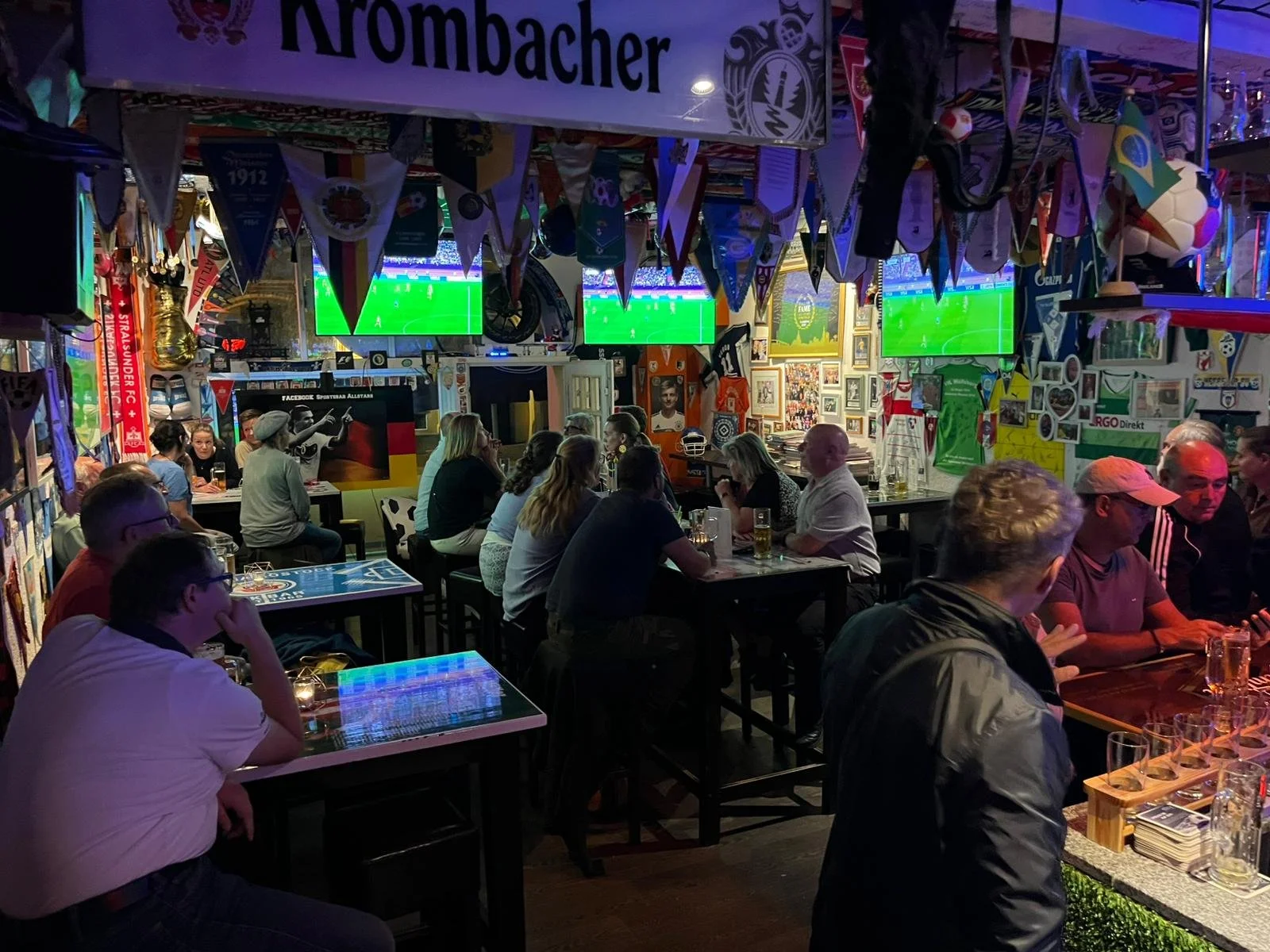 Fußball, Handball, Dart-WM, NFL