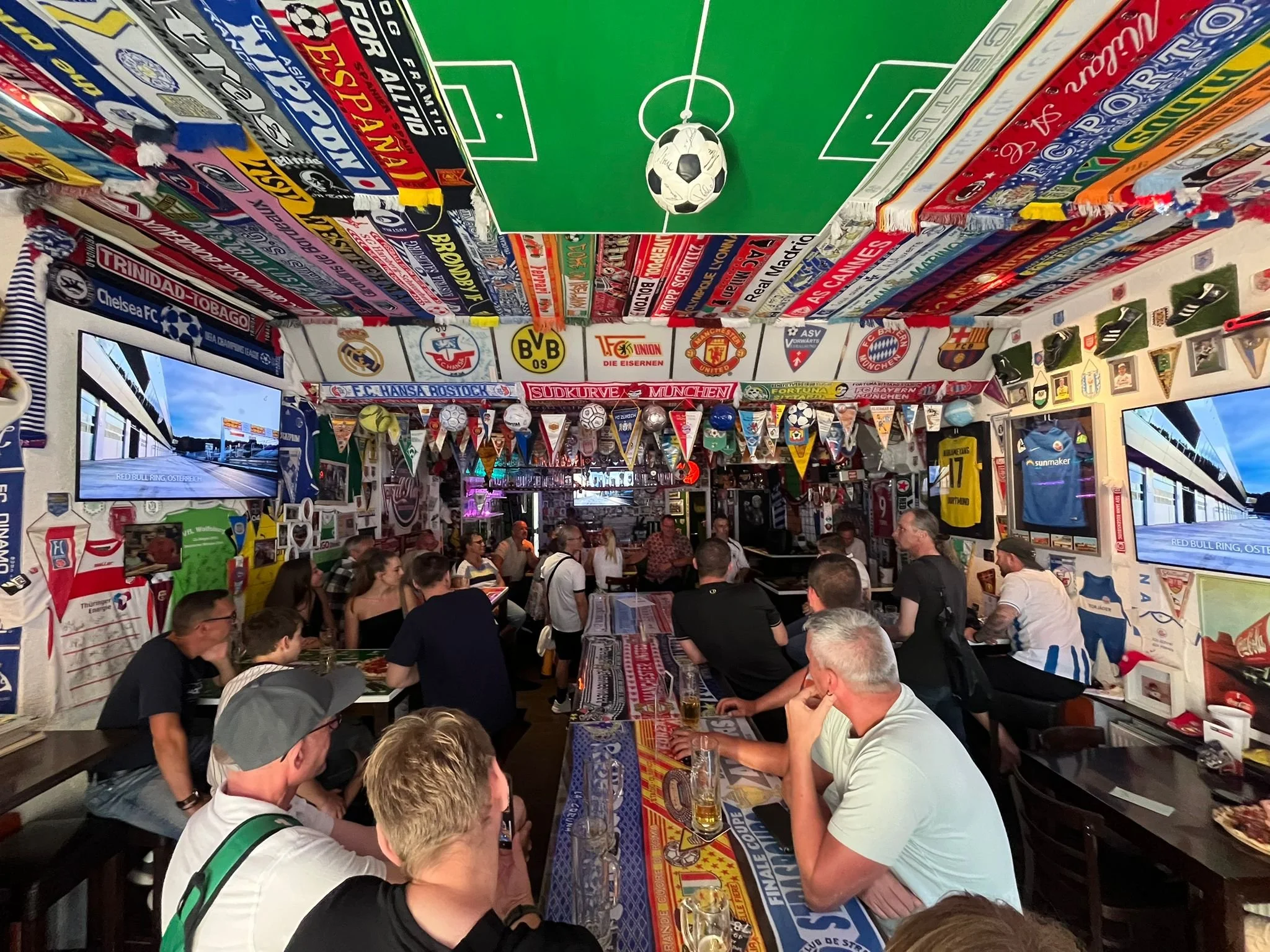 Portugal - Usbekistan / England - Ghana