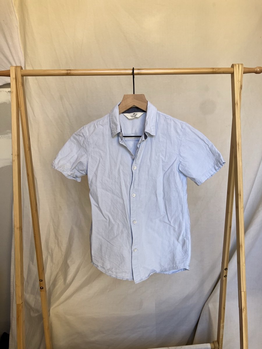 Blue%20short%20sleeve%20button%20up%20H%26M.jpg
