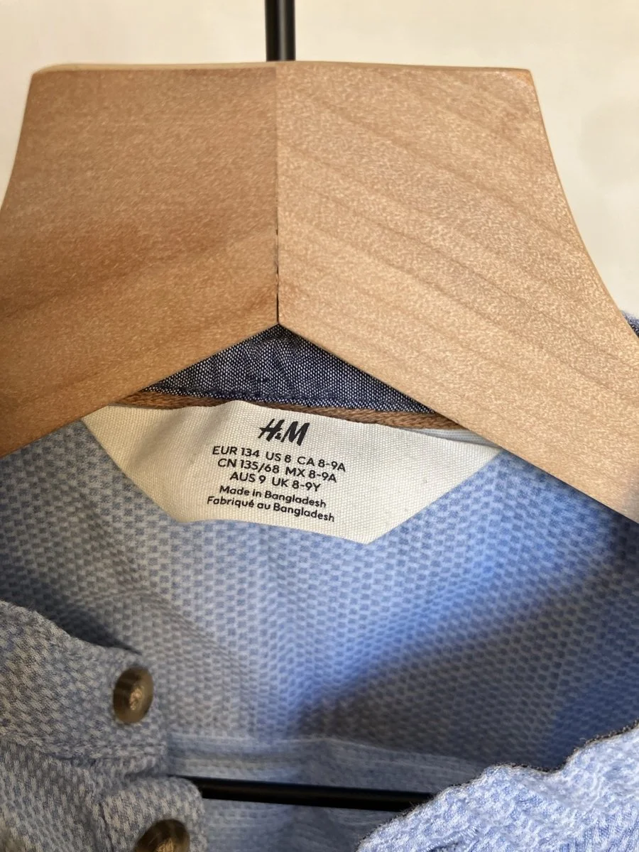 H%26M%20long%20sleeve%20blue%20button%20up%20brand%20tag.jpg