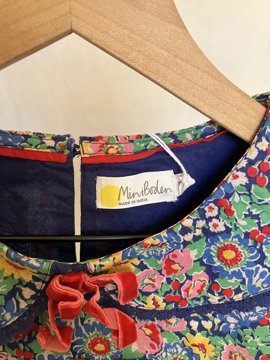 mini%20boden%20floral%20long%20sleeve%20brand%20tag.jpg