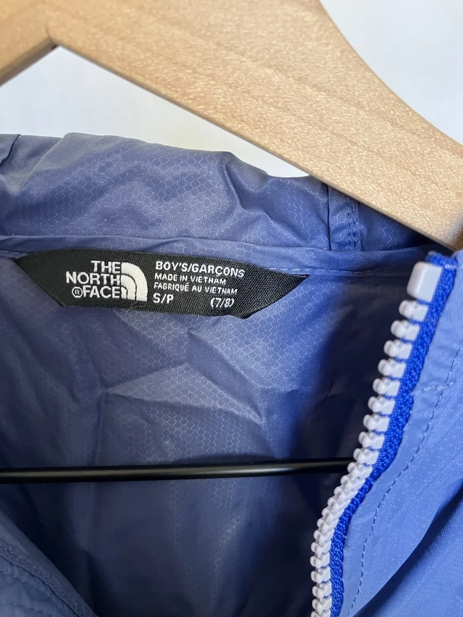 northface%20long%20sleeve%20zip%20up%20brand%20tag.jpg