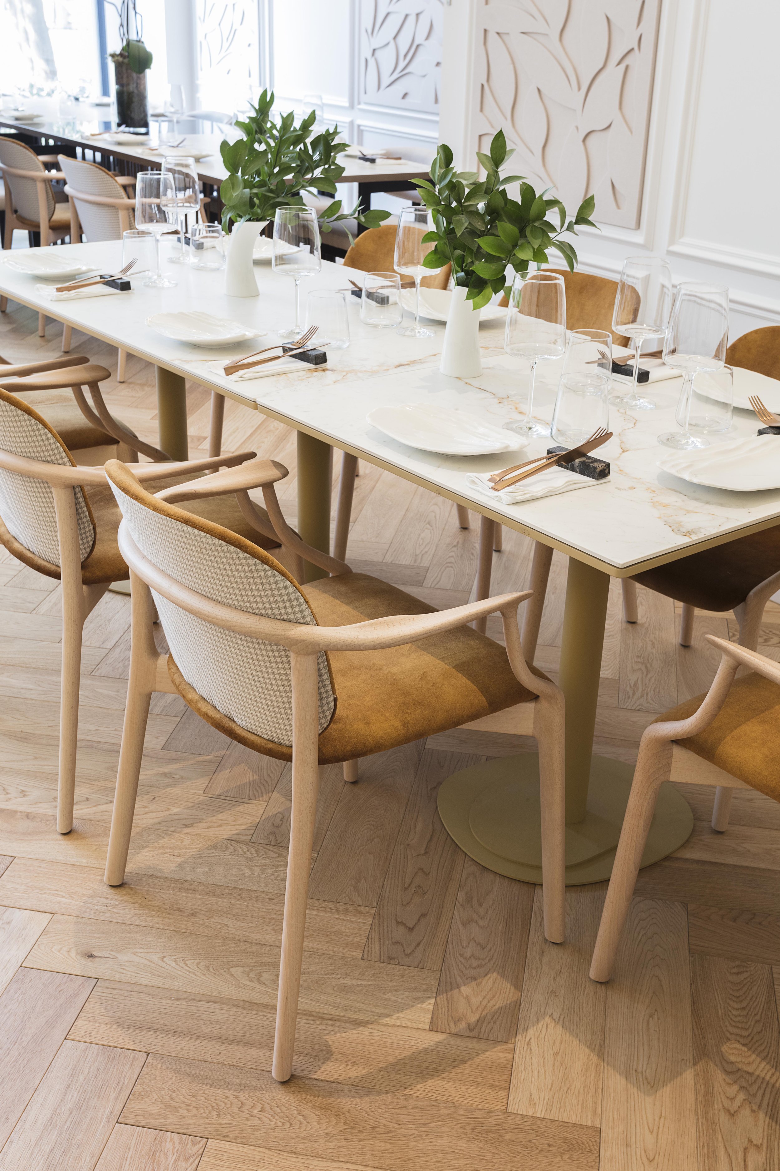 Andreu World Solo Chair