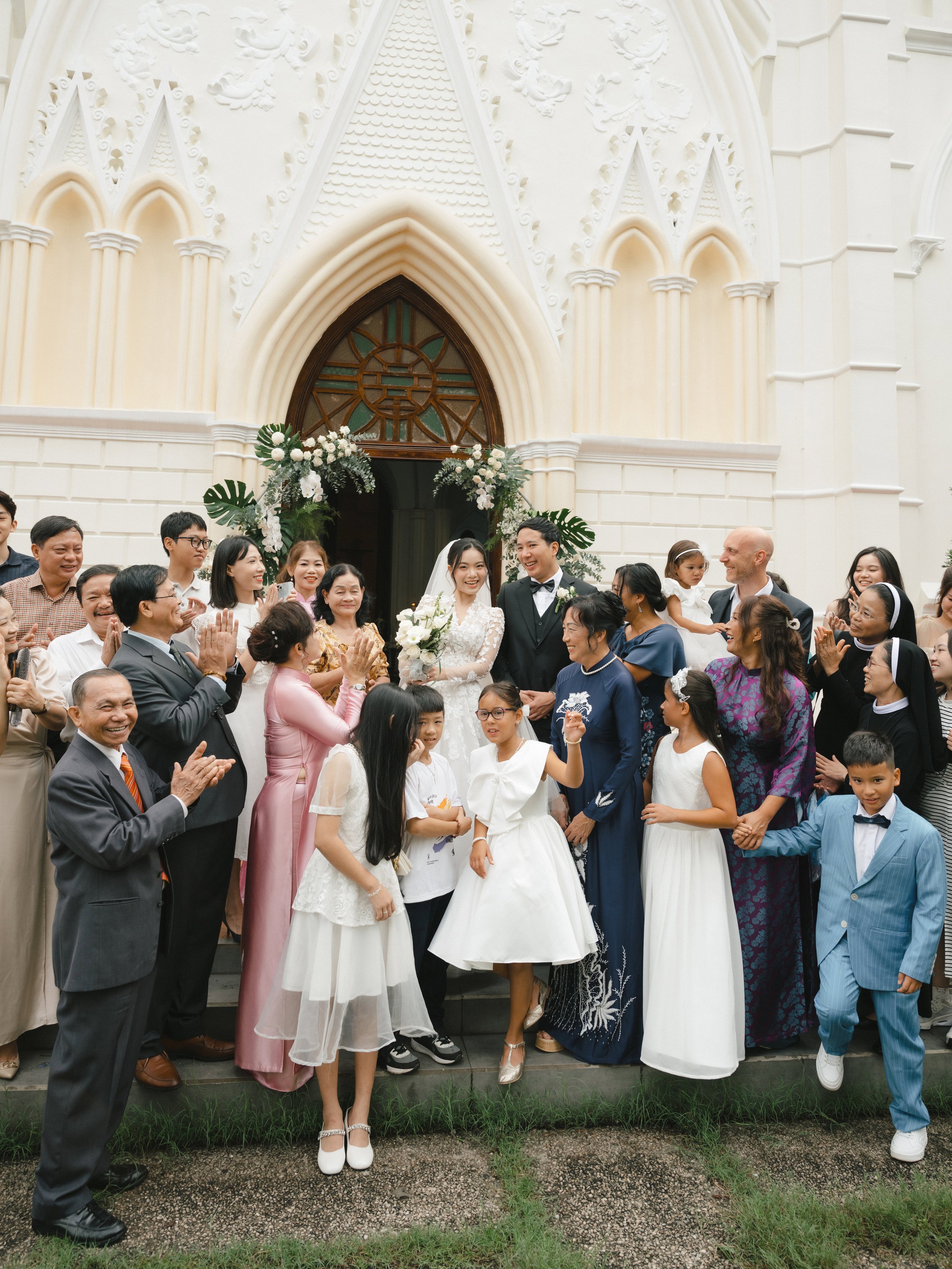 SAIGON LINH & FELIX 728.JPG