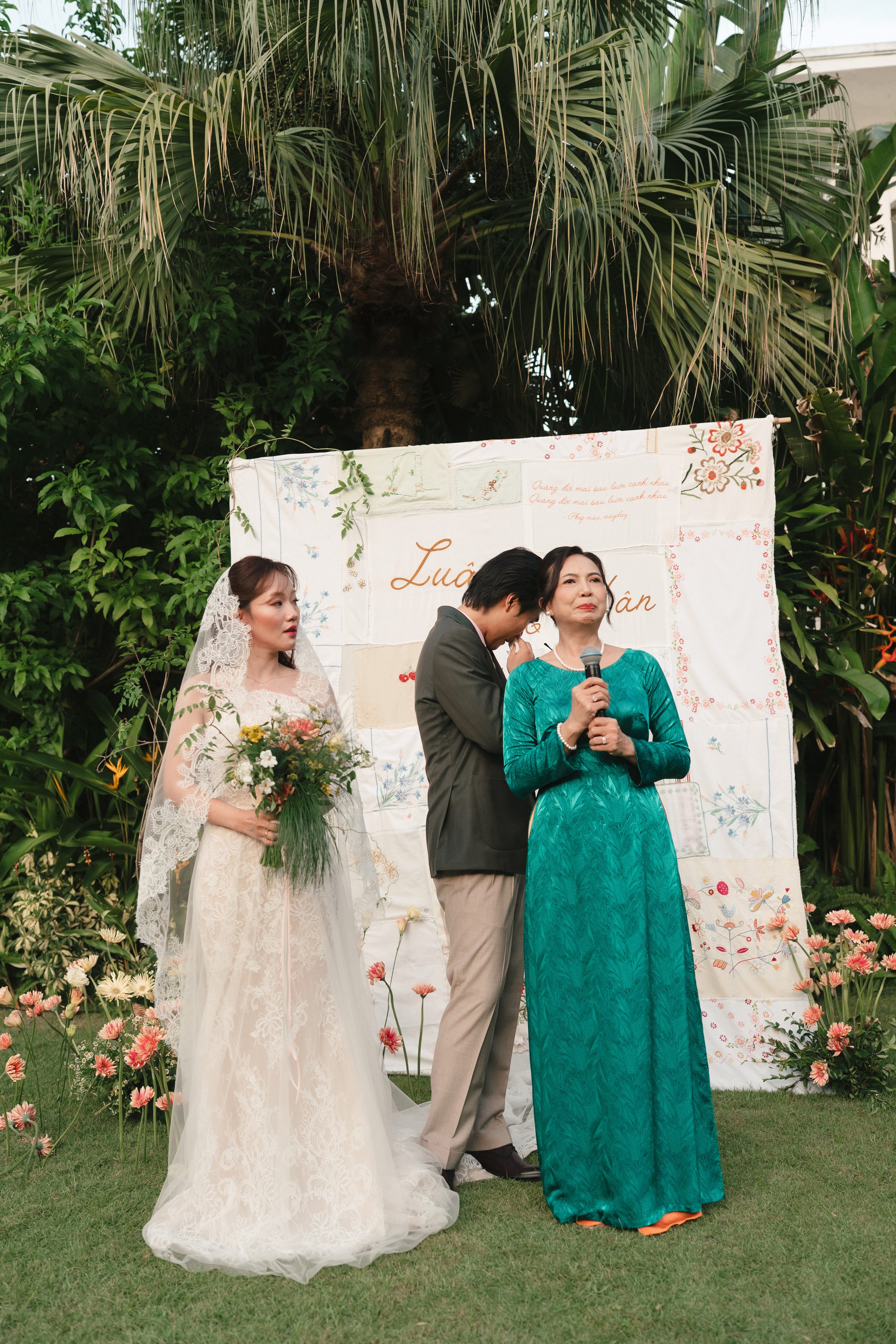 LUAN & HAN CER 8600.JPG