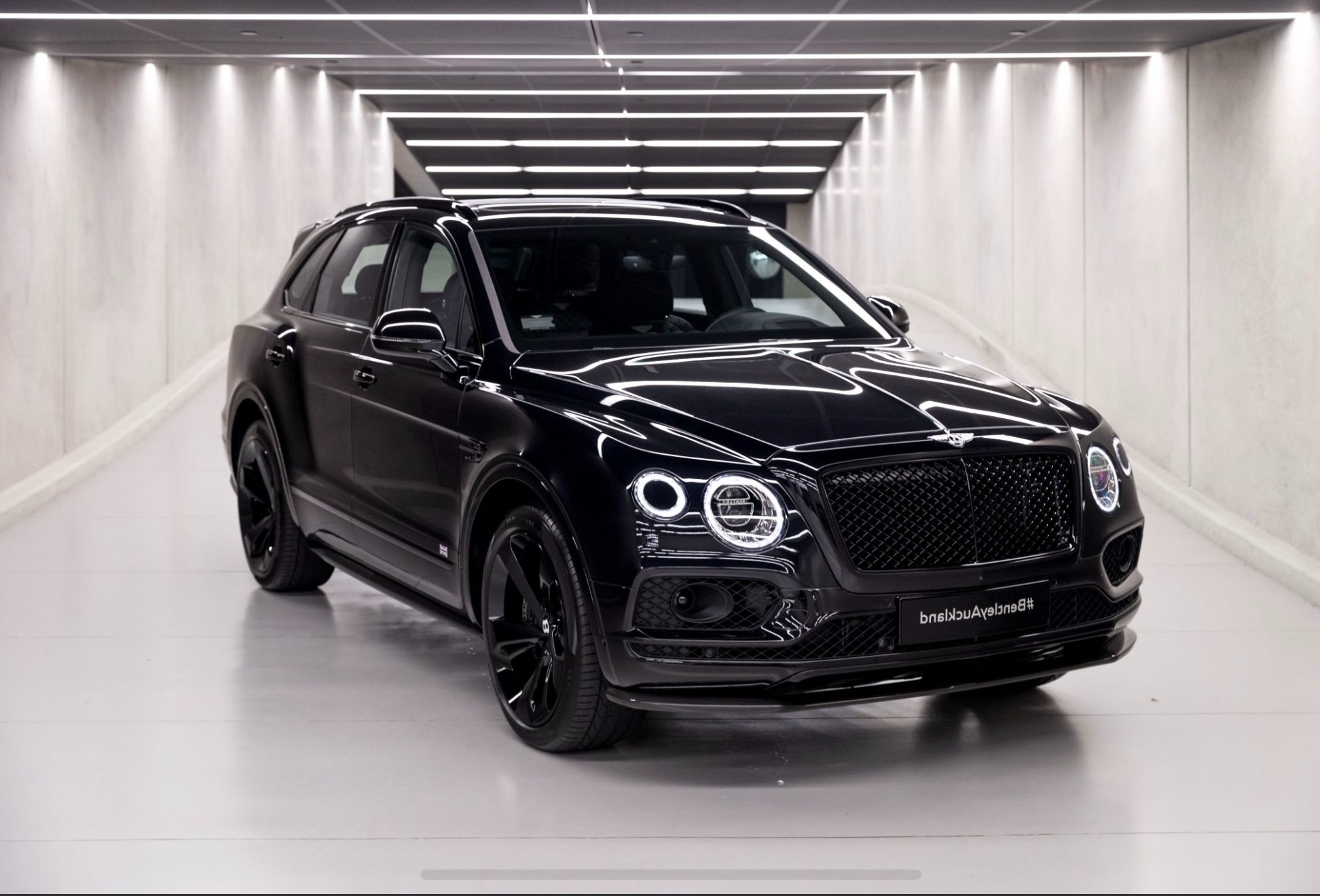 Bentley Bentayga VIP transfer Auckland
Chauffeur-driven Bentley Bentayga
Auckland Bentley Bentayga SUV hire
Bentley Bentayga event chauffeur Auckland