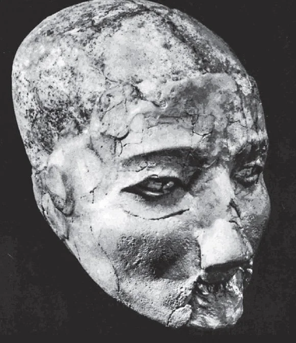 The Face as Artefact. Towards an Artefactual Genealogy of the Portrait