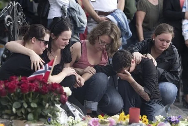 Public Crying. Zur Wiederkehr öffentlicher Trauer auf den Straßen Europäischer Städte
