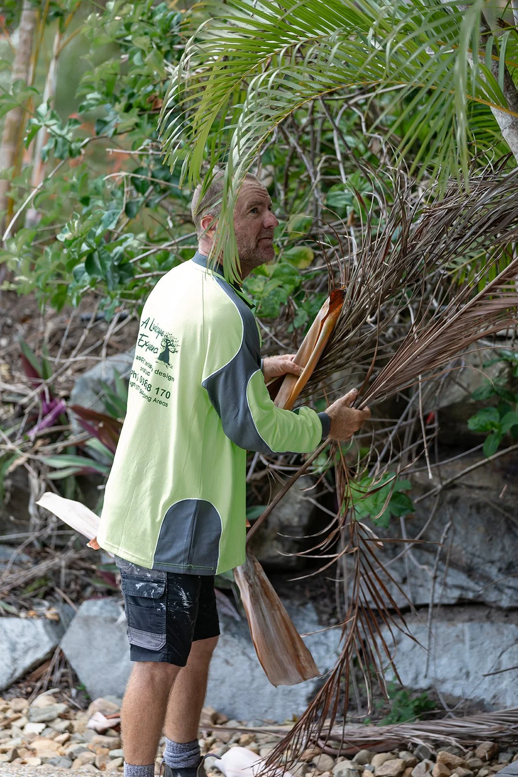 landscaping-construction-team-on-site-bob-cooper-2.jpg