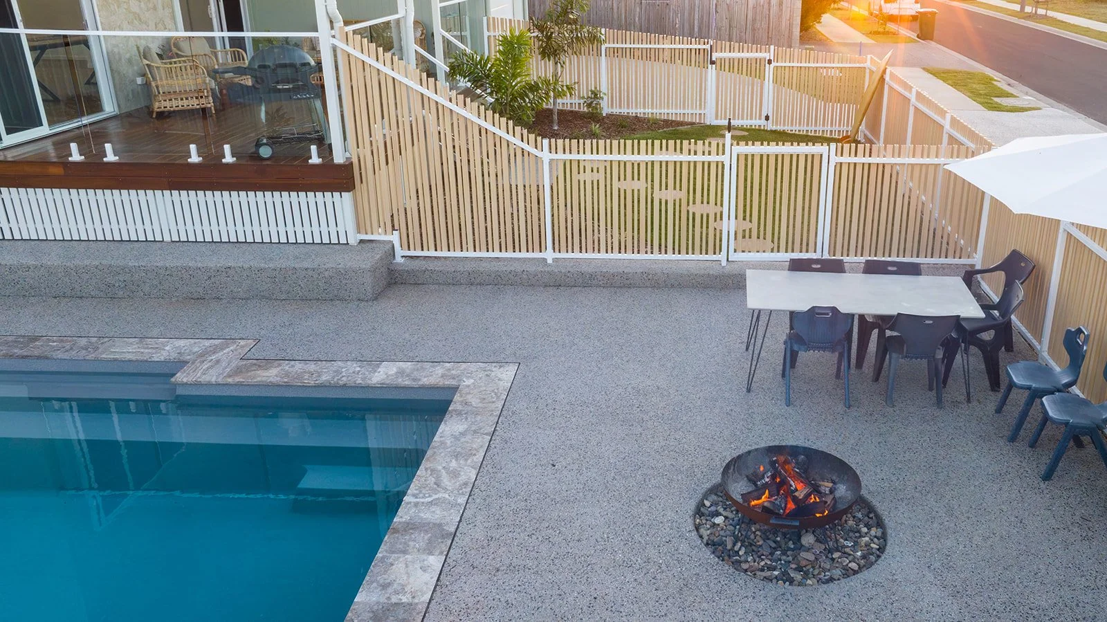 poolside-entertaining-area-landscape.jpg