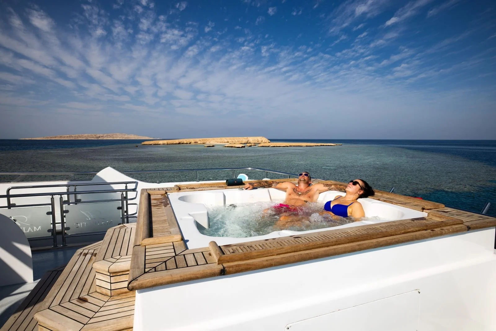 Kite Safari Majestic Boat Whirlpool