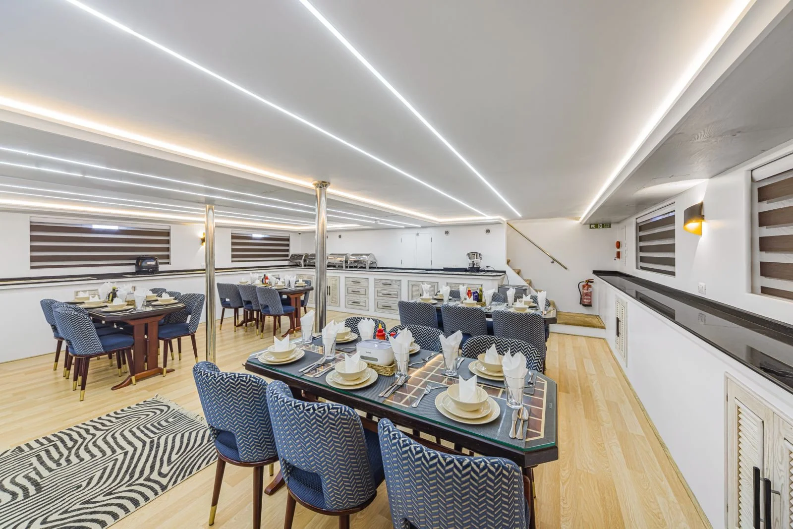 Kite Safari Majestic Boat Dining Room