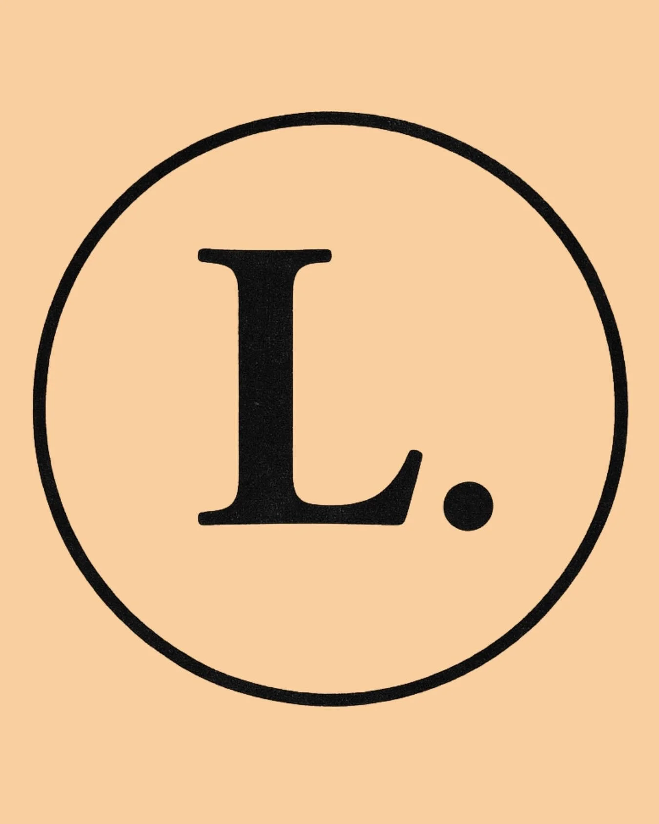 Schrijven is naar binnen keren. Uitgeven is juist naar buiten stappen. Toen mijn manuscript af was, wist ik dat ik die volgende stap wilde zetten, ook al voelde de uitgeefwereld soms gesloten en trendgedreven. Daarom besloot ik het zelf te doen. Zo o