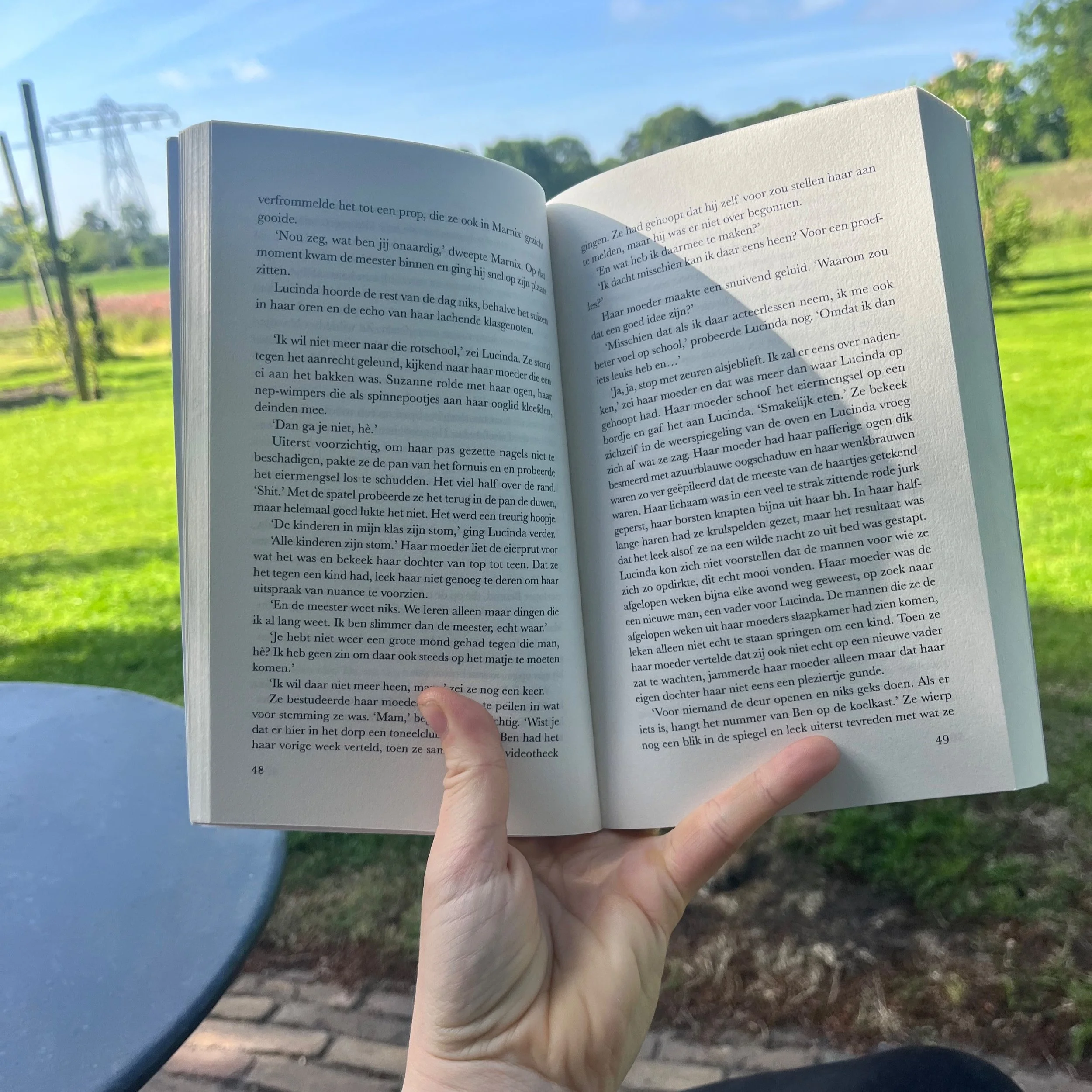 😎📖☕️