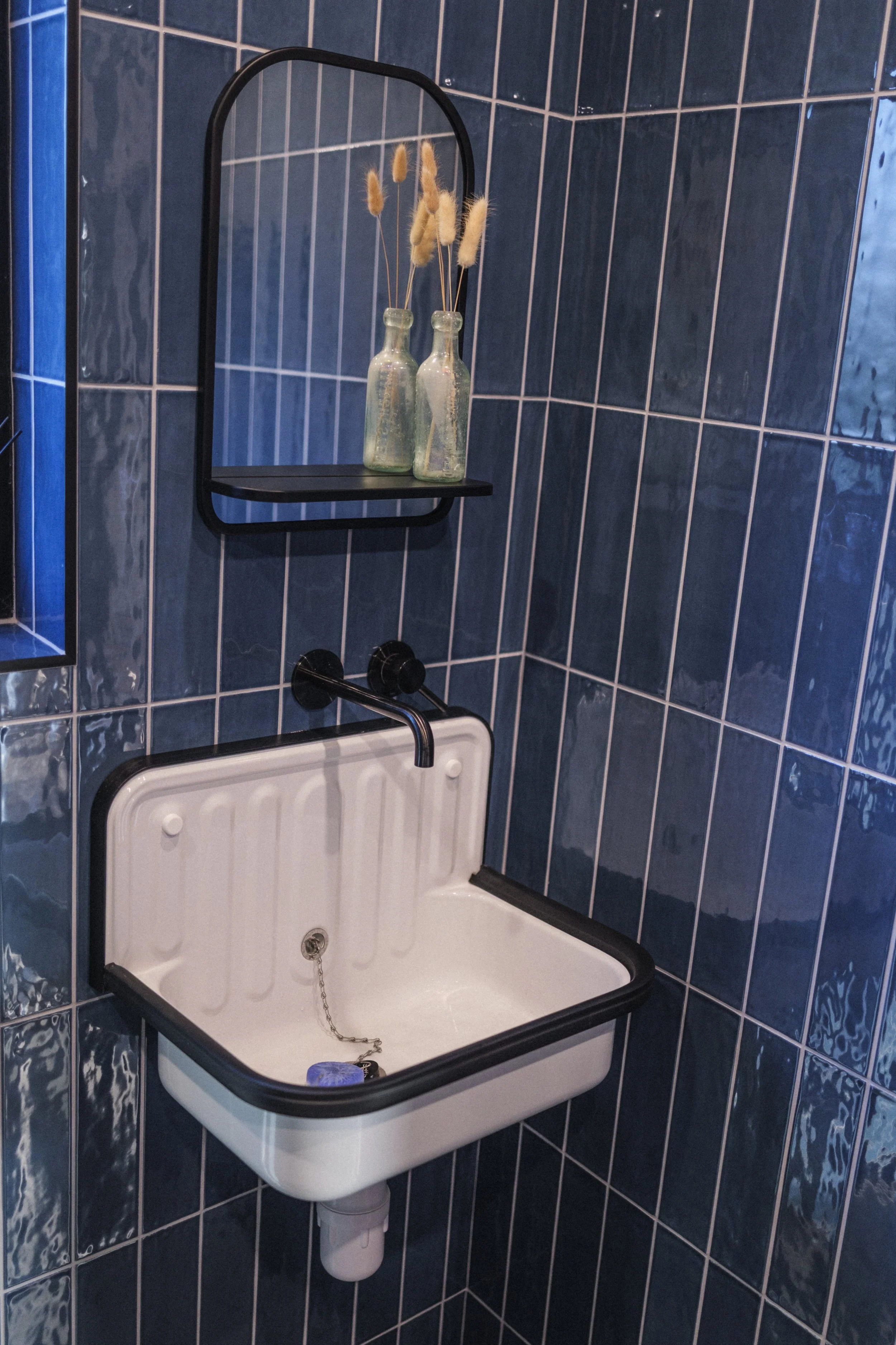 11 - mirror and sink.jpg