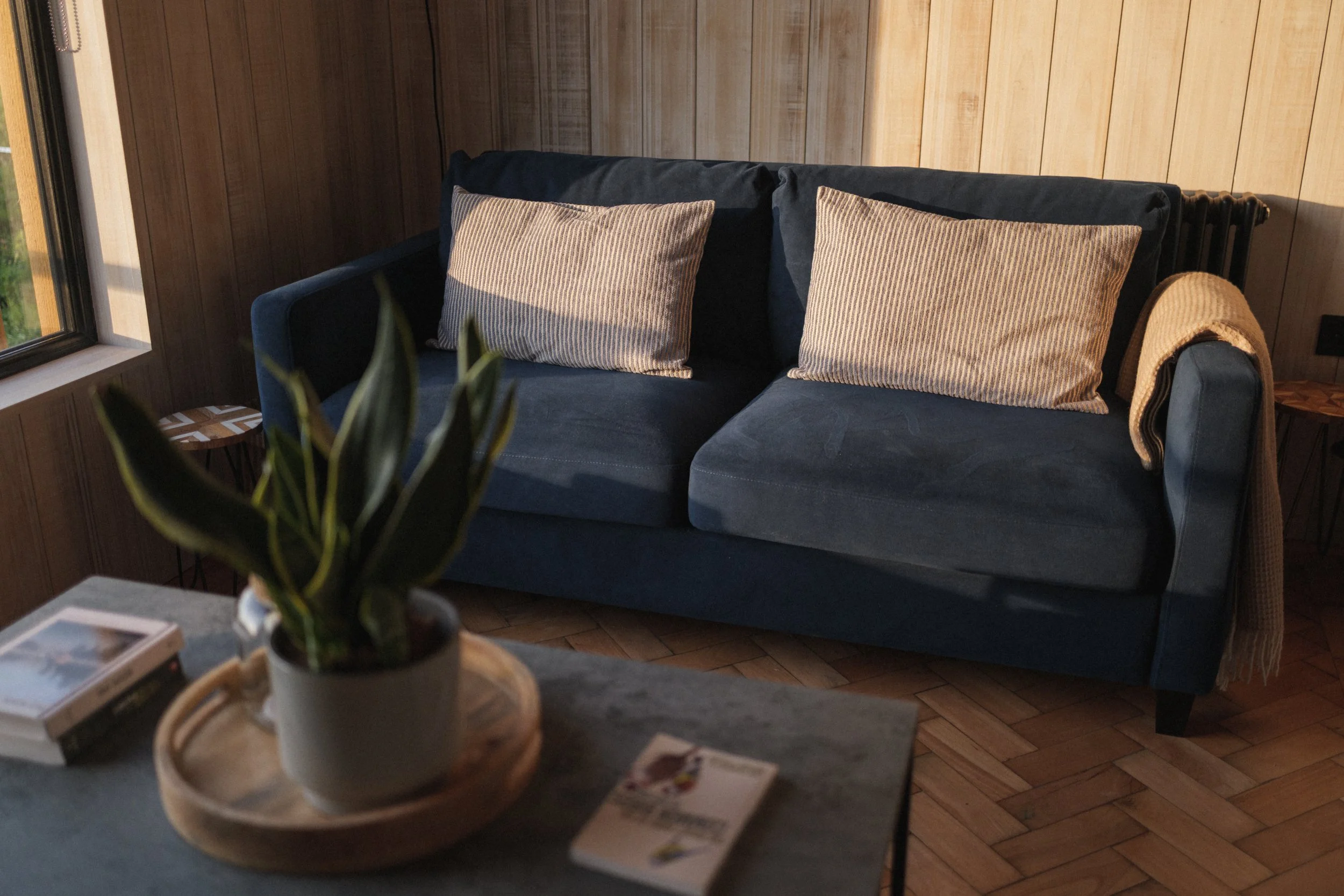 4 - sofa.jpg