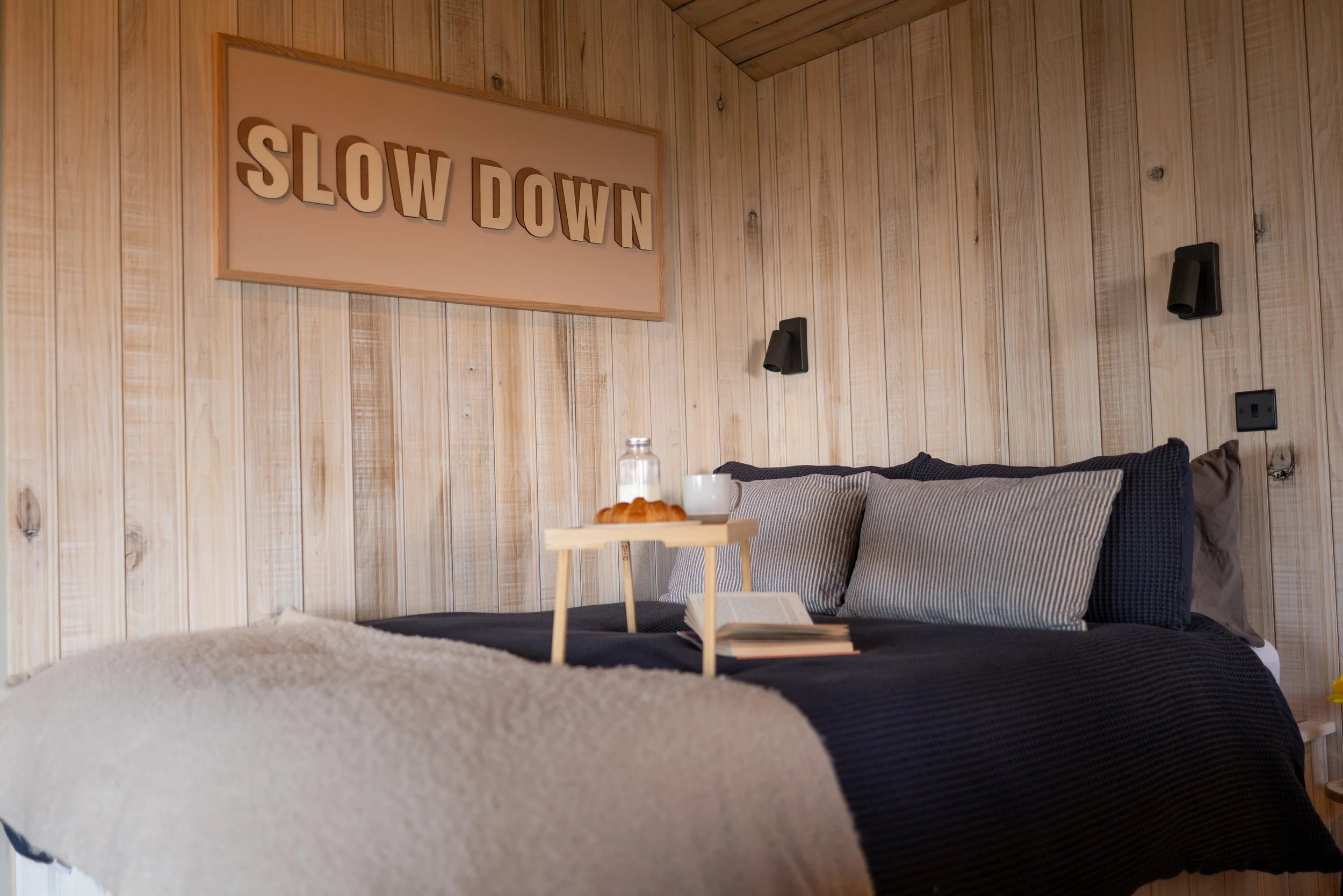 King sized bed in Lir View cabin