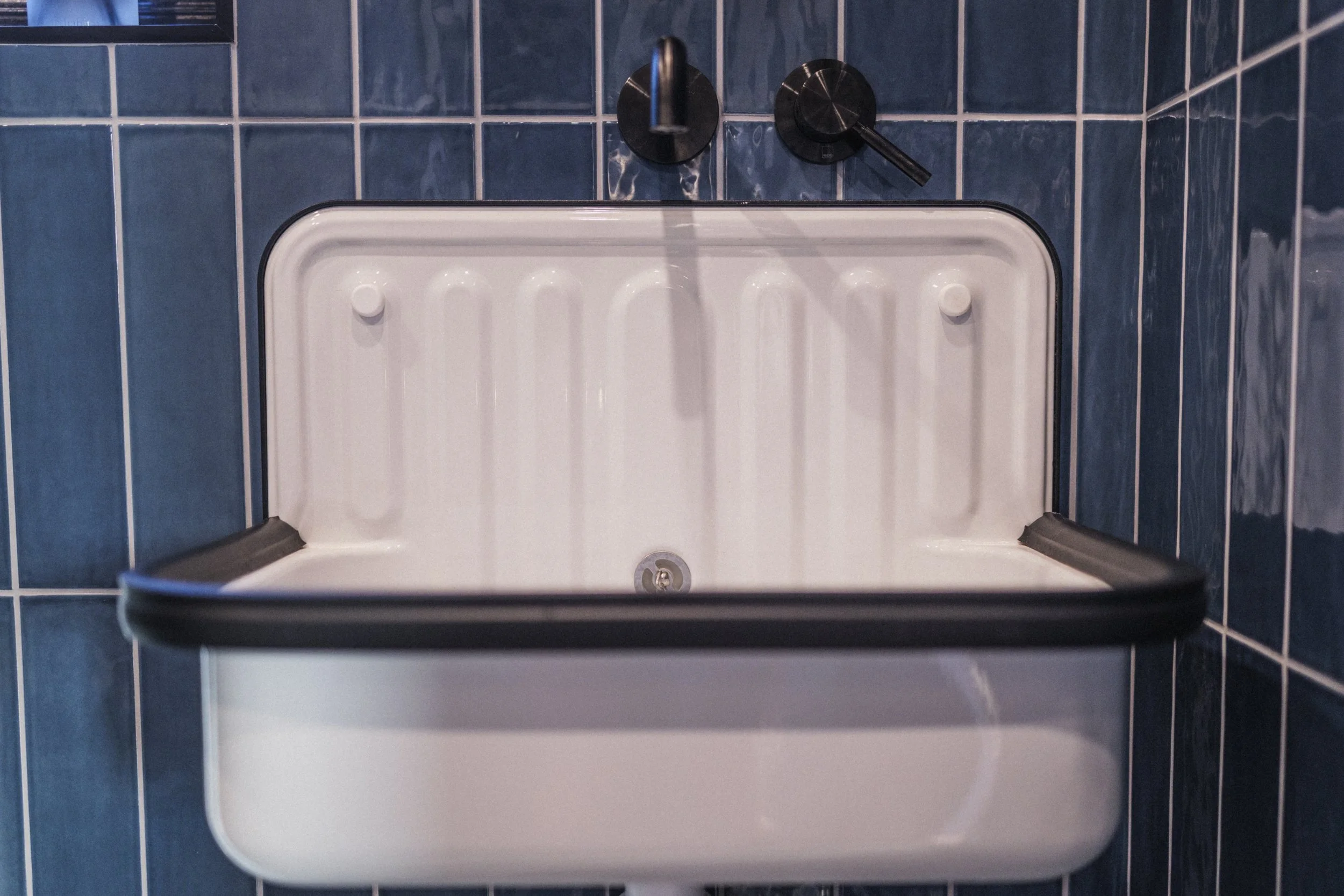 The Bothans - 40 - sink.jpg