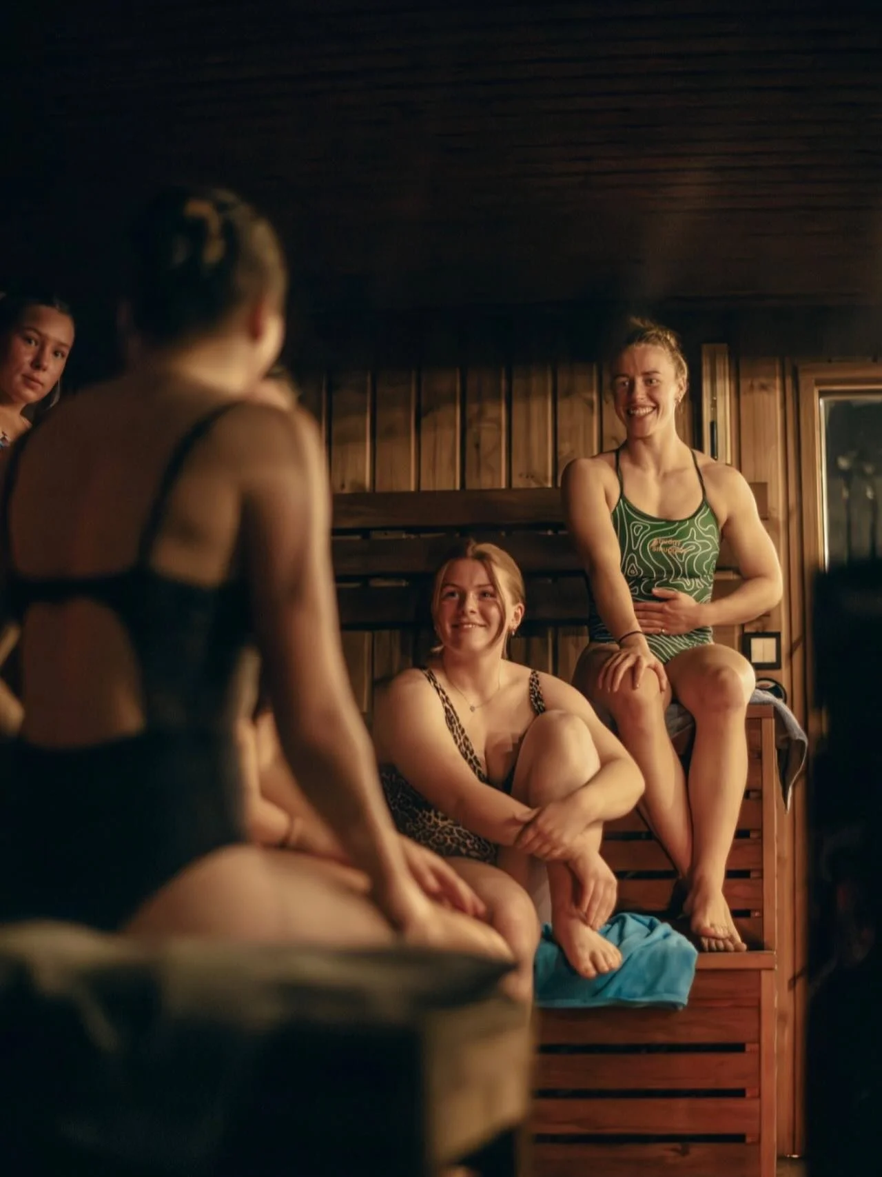 Happy St David&rsquo;s Day 🏴󠁧󠁢󠁷󠁬󠁳󠁿 from all of us @theolddriftwellness
And also from this week onwards we are offering an only women&rsquo;s hour every Wednesday 7-8! 

Photo @gwalia_lightning girls having a team contrast therapy session

📷 b