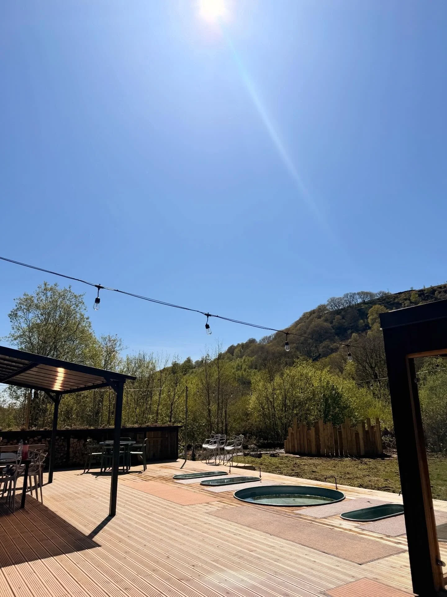 We are wishing good luck to everyone participating in the London marathon today and don&rsquo;t forget we are open on Mondays now to help with your recovery!

📷by @bobbipearl 

#sauna #londonmarathon #coldbath #wales #recovery