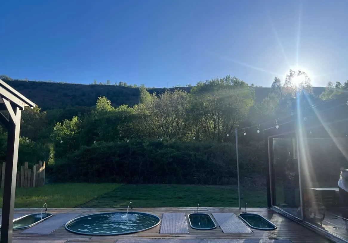 We love how the old drifts community keeps growing and we are so proud to repost all of your photos, posts, stories and reels to show the drift from your perspective x

This beautiful photo was taken by @eto_woodresin 

#sauna #community #contrastthe
