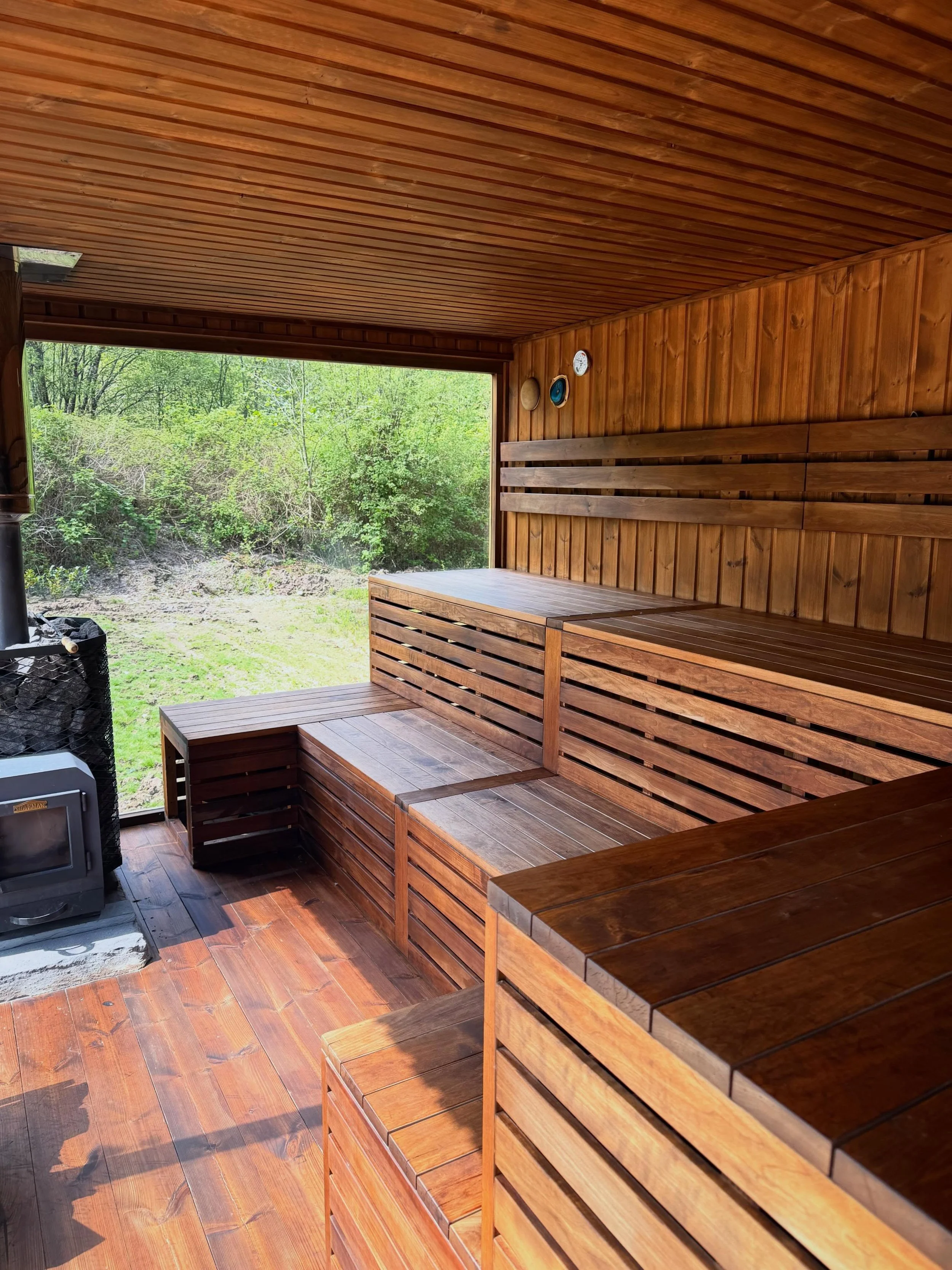 We are open for the whole bank holiday weekend! 
Head over to www.theolddriftwellness.co.uk or click the link in our bio to book x

#contrasttherapy #sauna #wales #bankhoilday #coldwater
