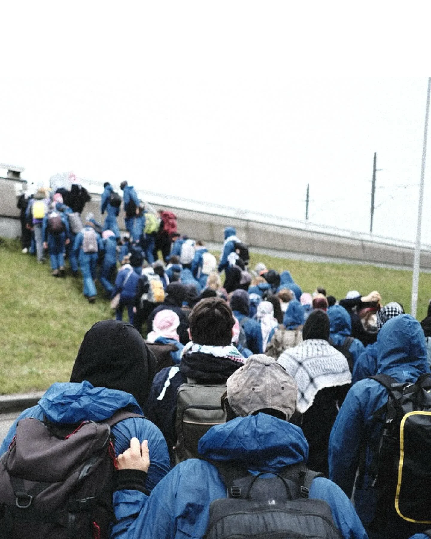 Last weekend we blocked the port of Rotterdam! ✊

We have shown we wont back down, and together we will keep fighting the logistics empire until all bombs, barrels and bullshit are banned from our port! Do you want to get involved with Geef Tegengas?