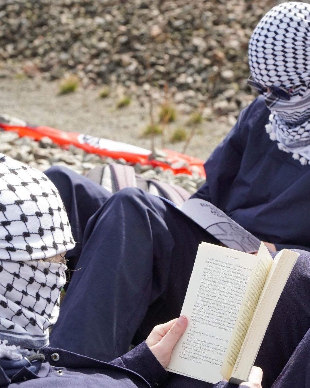 Massive amounts of gratitude to everyone who showed up for the occupation of the Betuweroute. What we witnessed yesterday was powerful, people coming together to disrupt a system that prioritizes profit over people, and keeps destructive flows moving