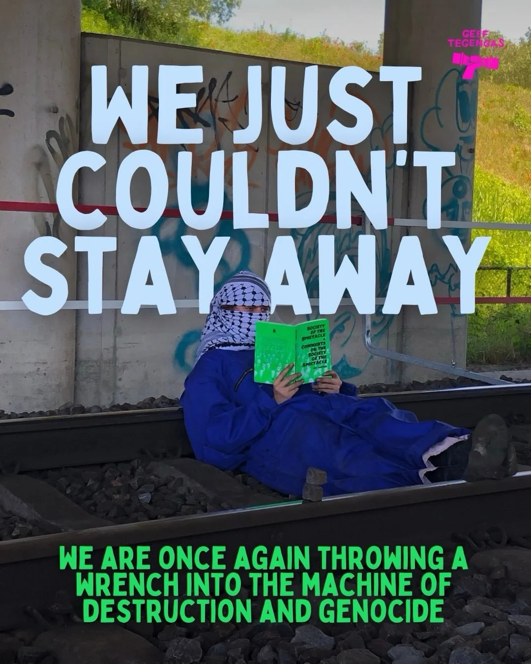 Oops we zijn er weer!
We konden gewoon niet wachten om weer een stokje te steken voor het kapitalistische kut systeem! Pas op; we slaan toe wanneer je het het minst verwacht. We houden alles in de gaten, we verzetten ons, en we geven niet op.
Zo lang