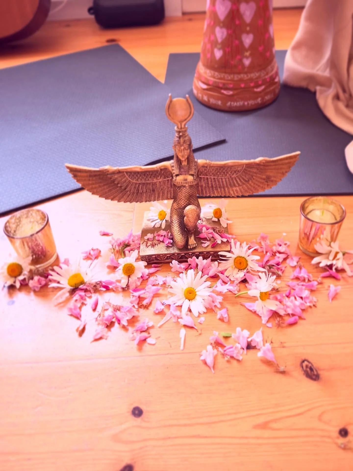 Lidt flere billeder fra et super dejligt event i g&aring;r i @hjerterum_aarhus 🌞💛🌼 #taknemmelig @madswaehrens