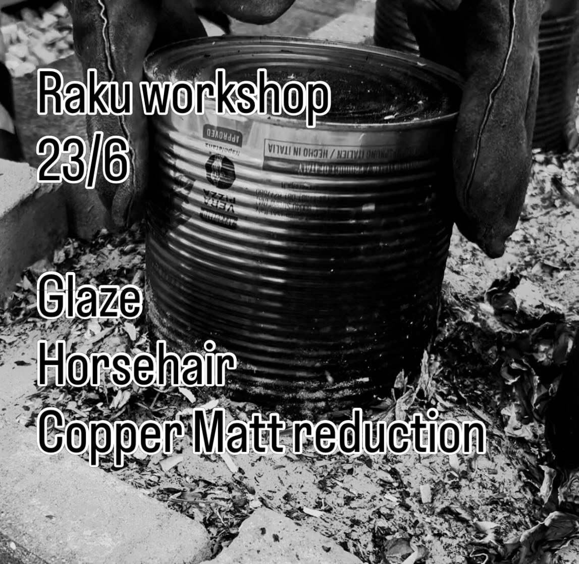 Gill leading an afternoon of fire and flames.
3 firings.
A lot of flames.
A lot of laughs.
And some beautiful results.

Interested ?
DM for details.
#raku #pottery #londonpotteryworkshop