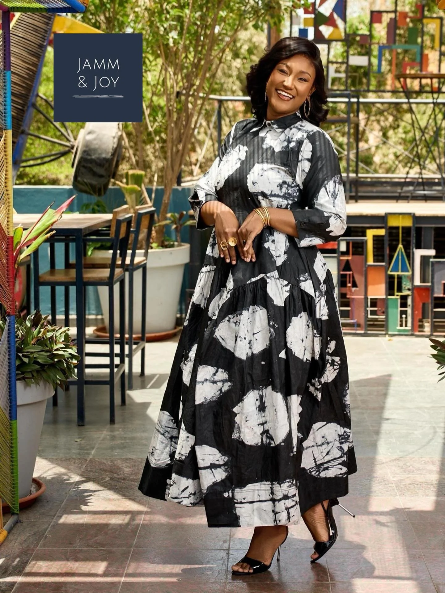 She reigns&mdash;in silence or in heels. 👑
Meet Boss Belle&mdash;a @thiane.sn dress now in stock, made for the woman who leads with elegance and moves with purpose. From sunrise meetings to moonlit reflections, Boss Belle is a tribute to the modern 