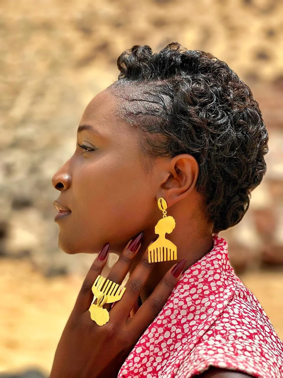 Afro Kom.jpg