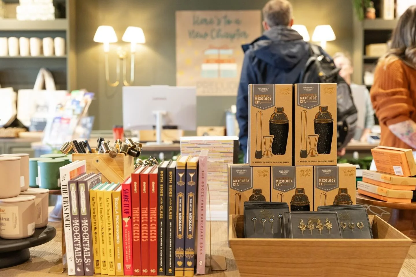 Not everyone in your life is a bookworm and that&rsquo;s okay! ✨ We&rsquo;ve got gifts for the readers and the nonreaders: games, puzzles, candles, stationary, and all kinds of delights waiting to be wrapped up! 🎁

(PS: We do gift wrapping!)

#prelu