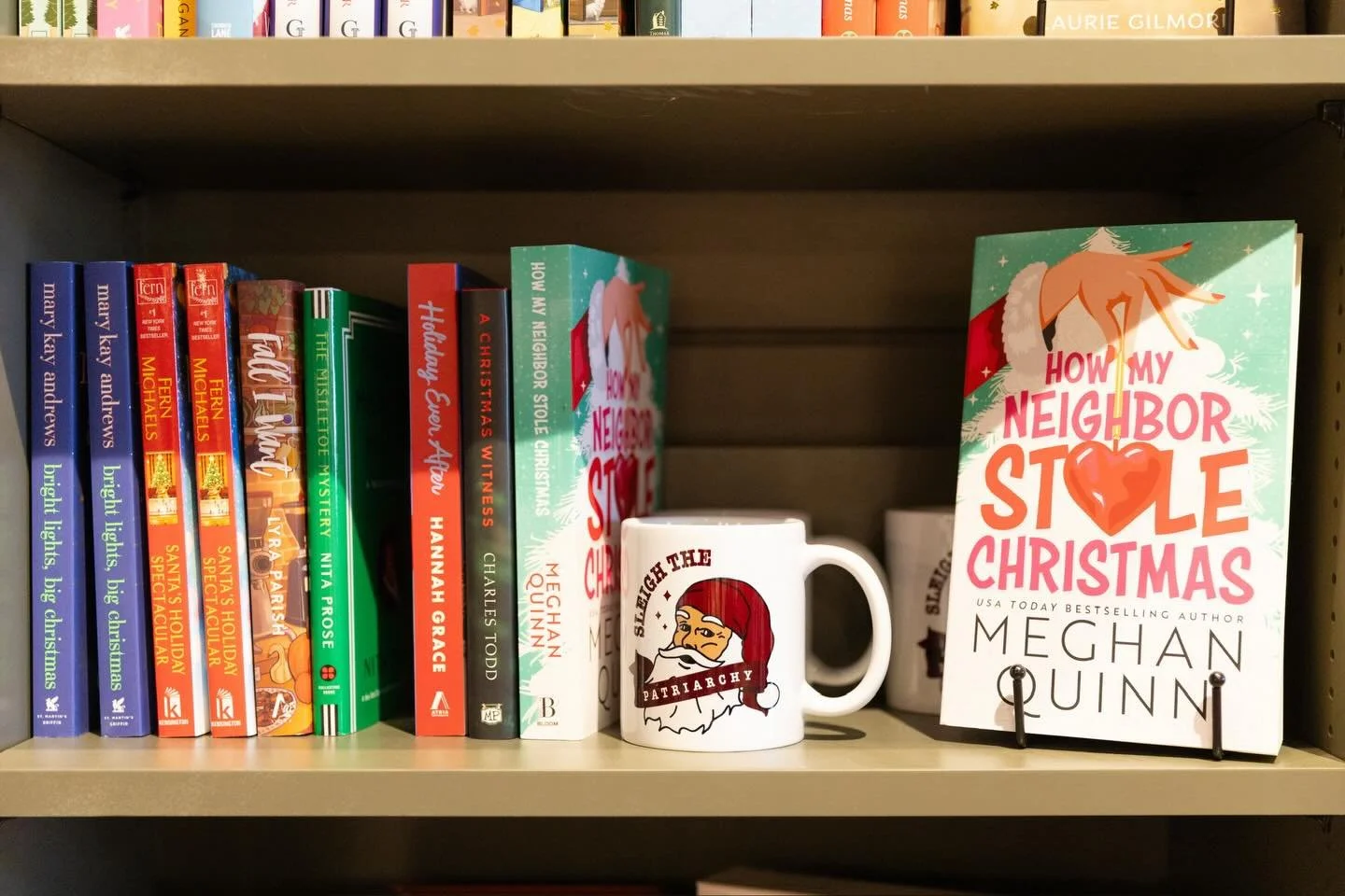 There&rsquo;s still time to find the perfect holiday read to cozy down with. From snowy romances to cozy mysteries, we can help you find the perfect book to escape with. ❄️📖🧣

#prelude #preludebookstore #bookstore #dunwoody #dunwoodyga #atlanta #ge