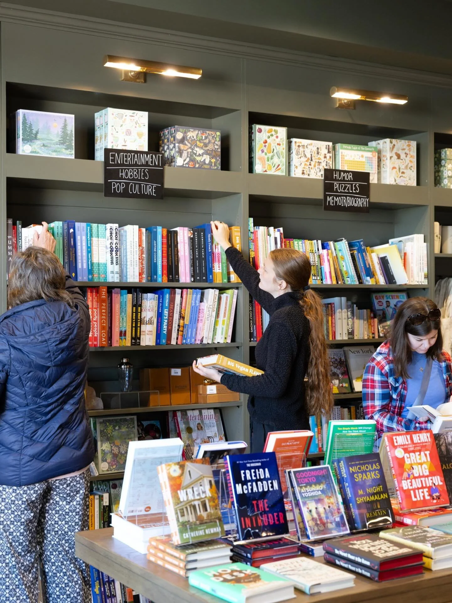 New year, new goals! ✨📚 Whether your resolution is to read more or finally finish that book on your nightstand, we&rsquo;re here for every chapter in 2026. 📖 

#prelude #preludebookstore #bookstore #dunwoody #dunwoodyga #atlanta #atlantaga #atlanta