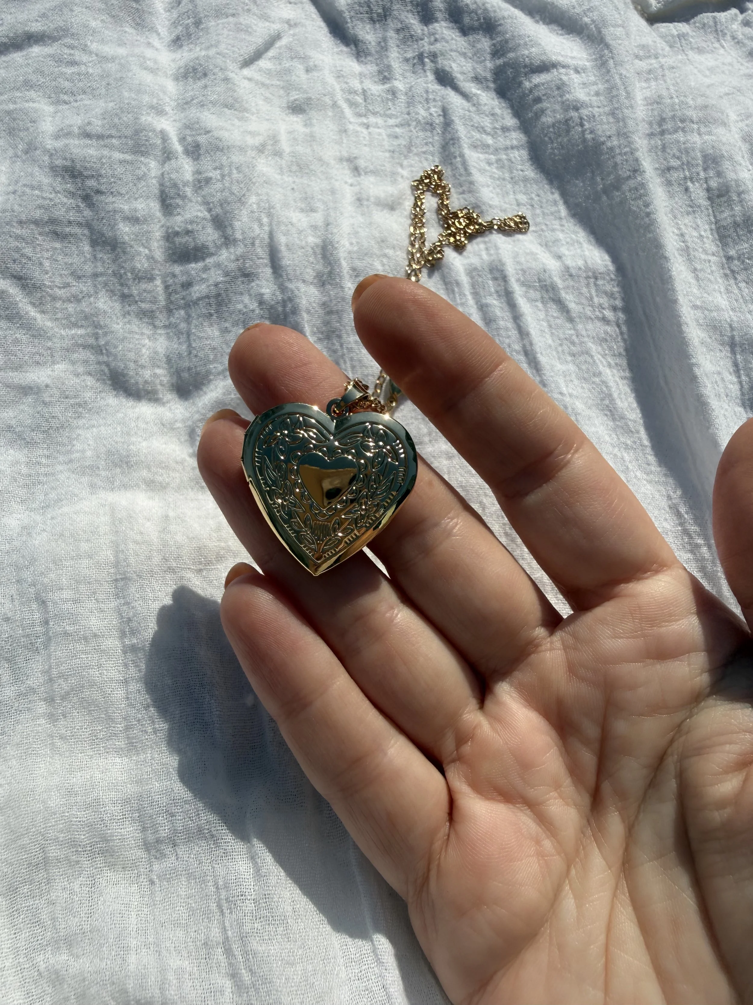 Femme 18K Gold Heart Locket
