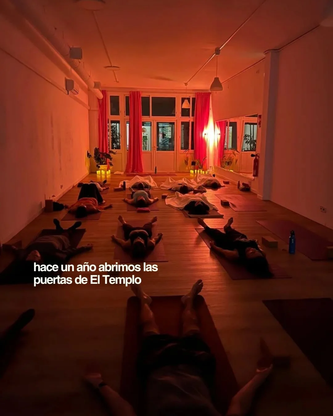 🥹Todav&iacute;a nos emociona pensar en todo lo que ha pasado aqu&iacute; dentro.

🩷Las clases compartidas, las conversaciones post-yoga, los talleres, los conciertos, las amiguis que han surgido y toda la vida de la que hemos ido llenando nuestro e