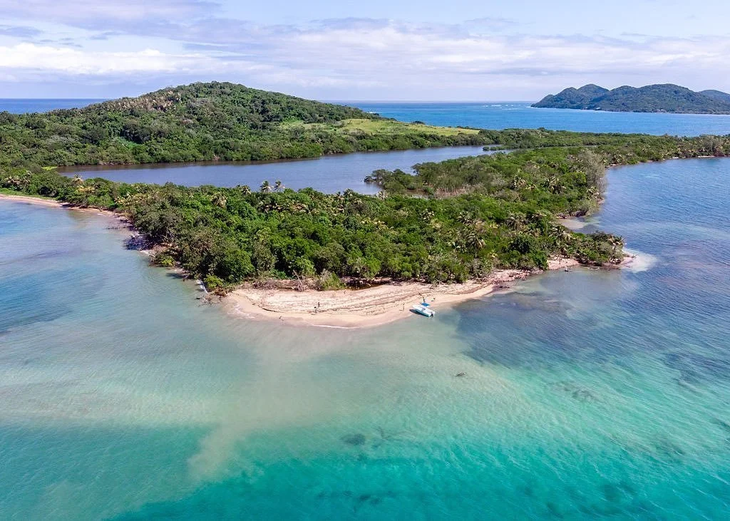 03_sandbar-aerial-east-end-roatan.jpg